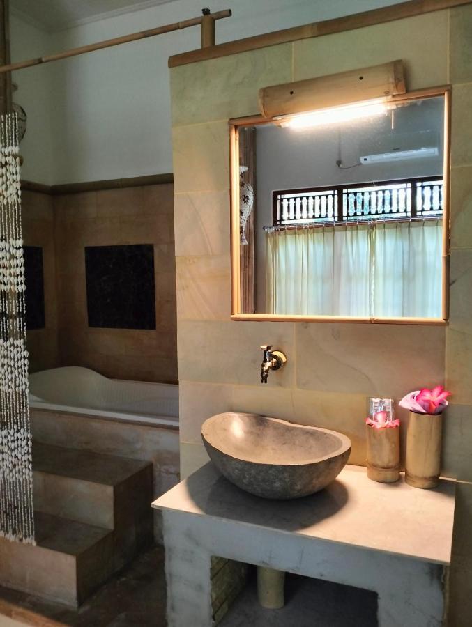 Kaia Lovina Guest House Junior Suite Exterior photo