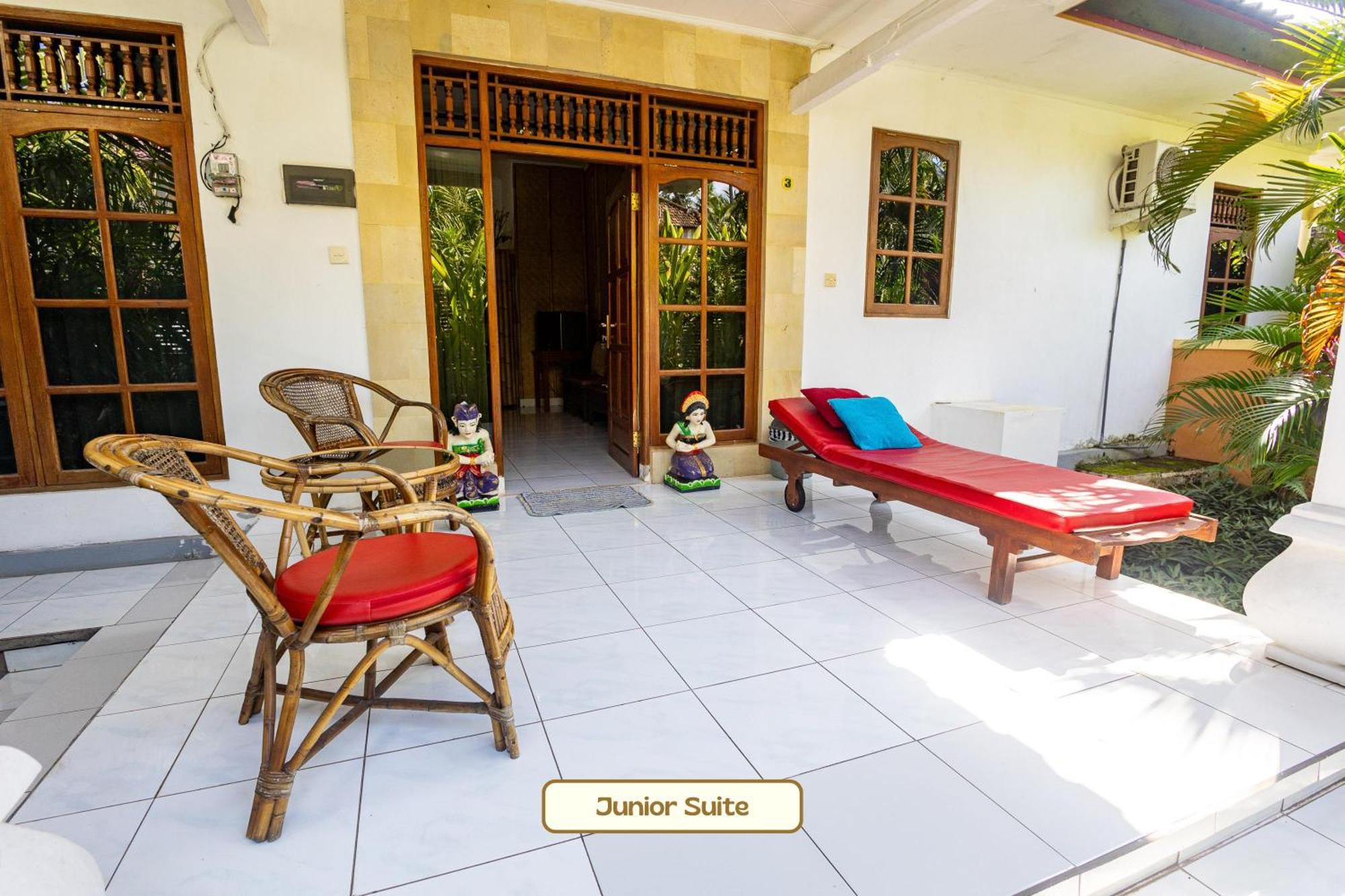 Kaia Lovina Guest House Junior Suite Exterior photo