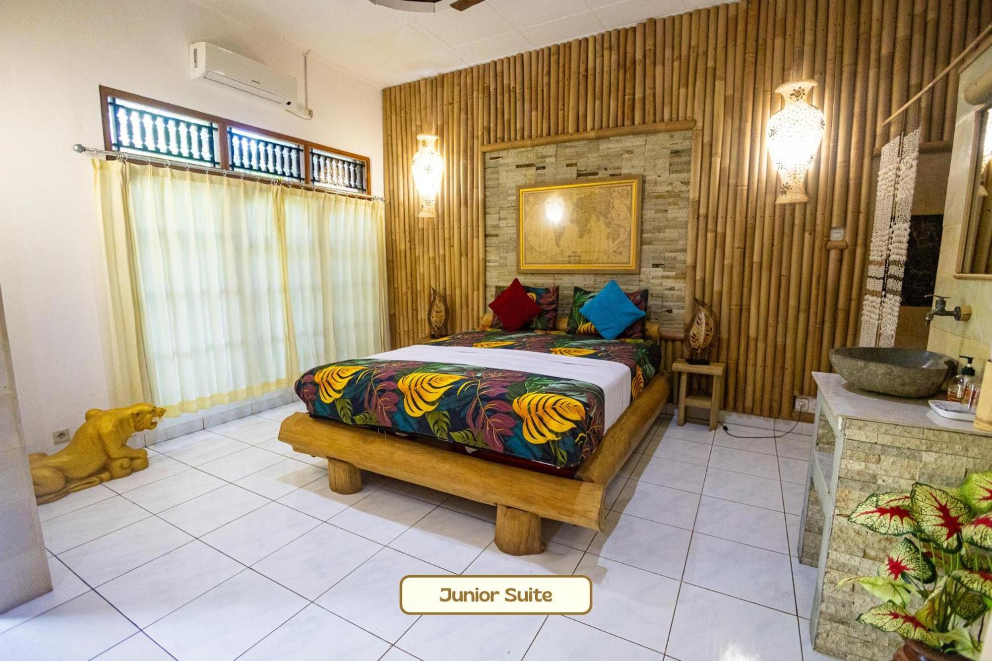 Kaia Lovina Guest House Junior Suite Exterior photo